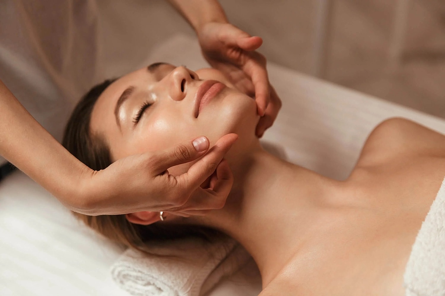 Does Aqua gold Facial Will Help My Face To Glow?